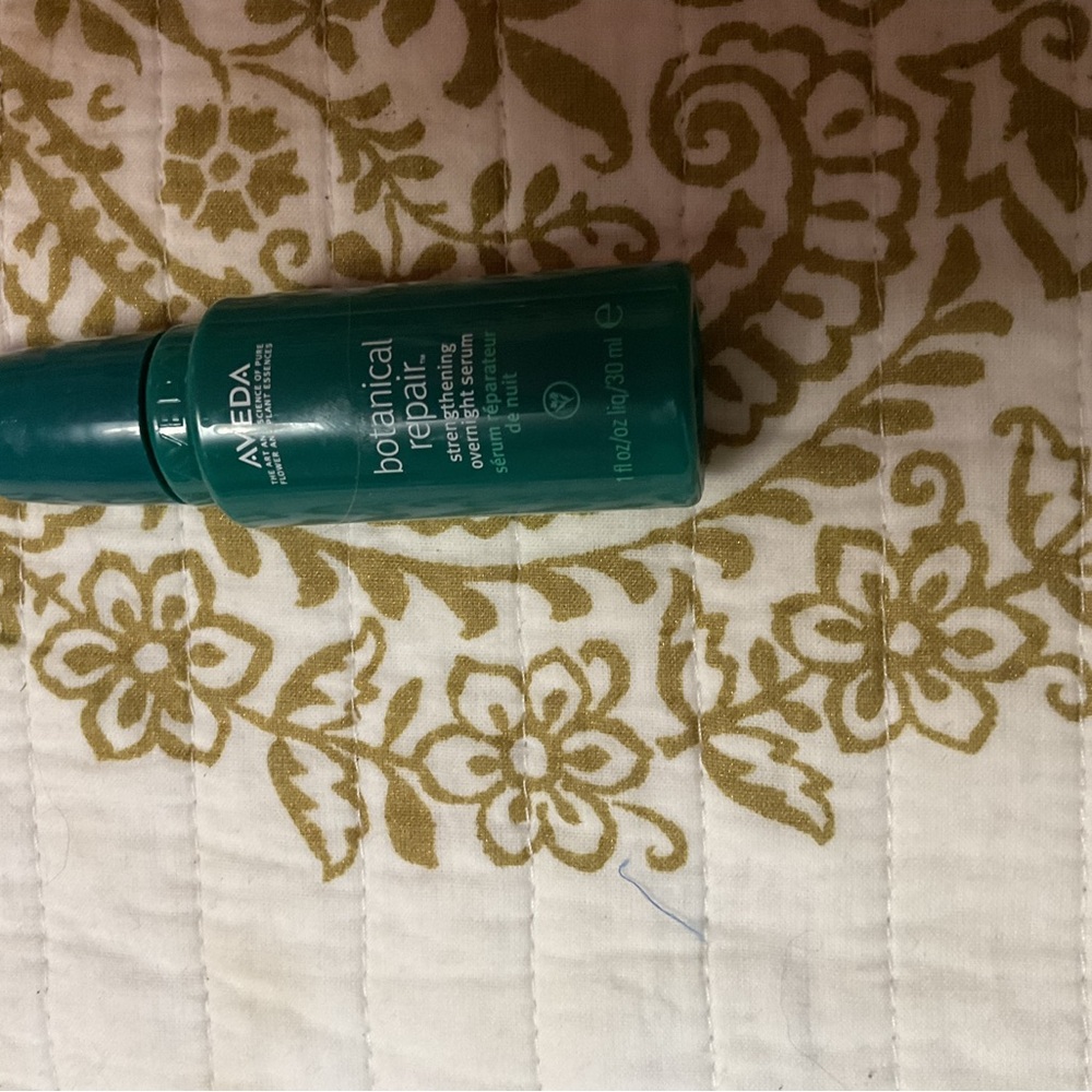 Dr Teal's Pink Himalayan Foaming Bath and other assorted hygiene items. - Picture 4 of 10